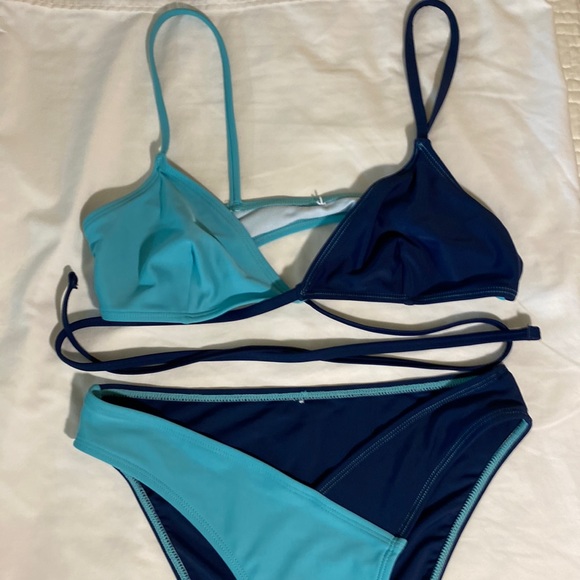 Cupshe Wrap Bralette Bikini Set - Picture 3 of 6